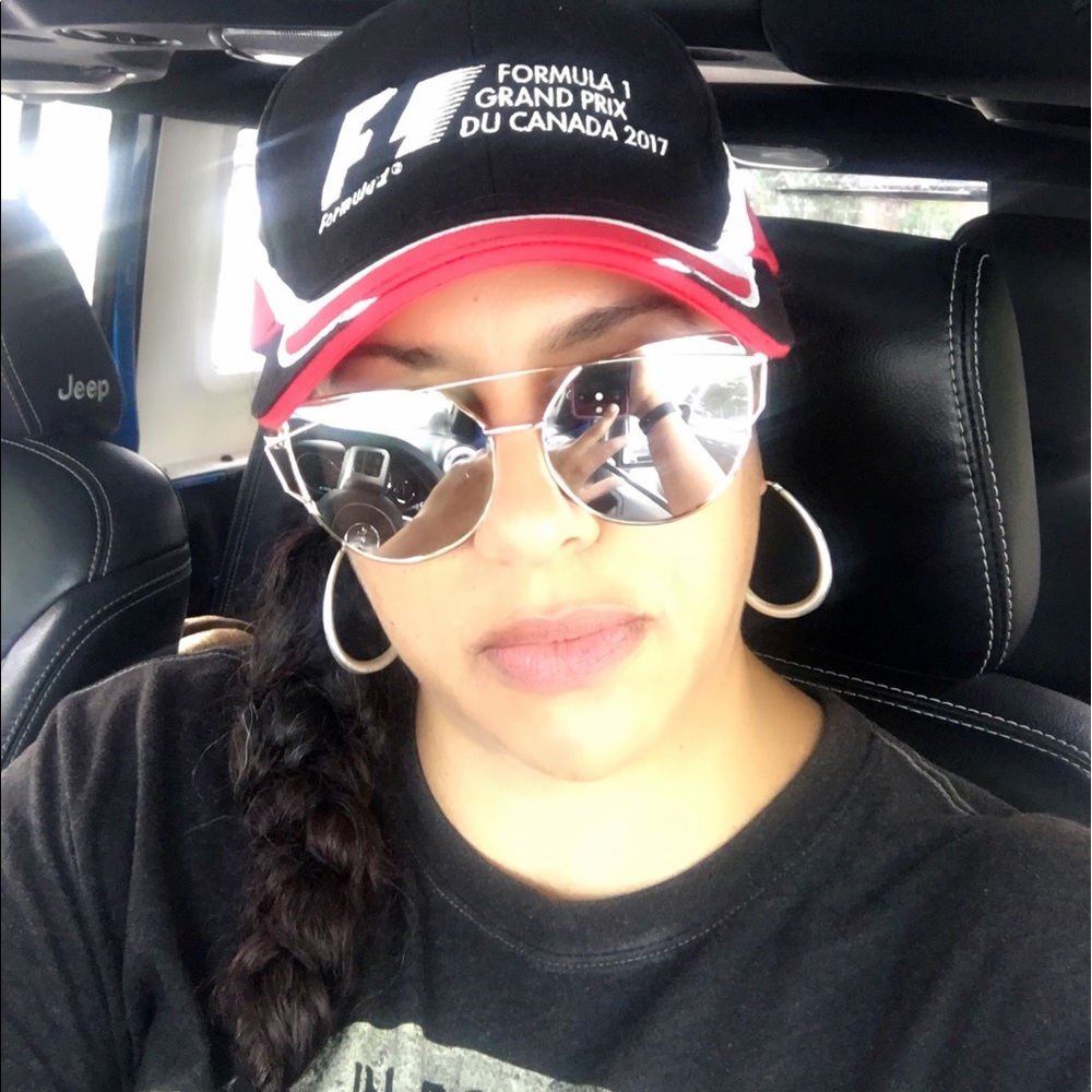 🆕Mirrored 🐱 Eye Shades With Gold Tone Frame